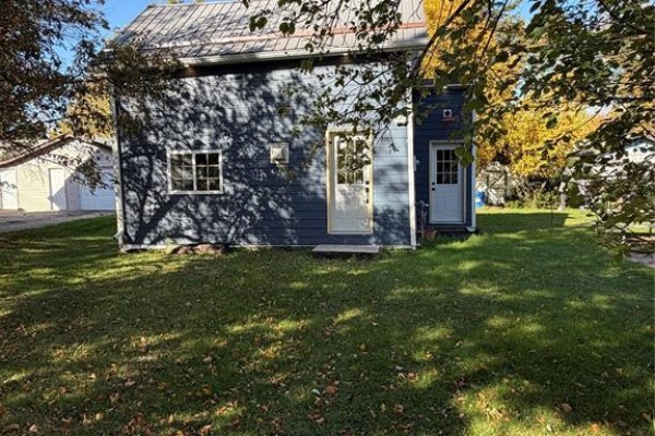 145 4th Avenue W, Souris, MB R0K2C0 Photo 2