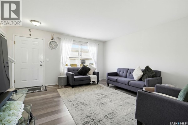 Living room - 145 815 Kristjanson Road, Saskatoon, SK S7S1M6 Photo 5