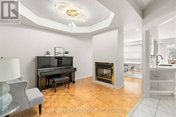 Kitchen - 145 Blue Willow Drive, Vaughan, ON L4L9E9 Photo 3