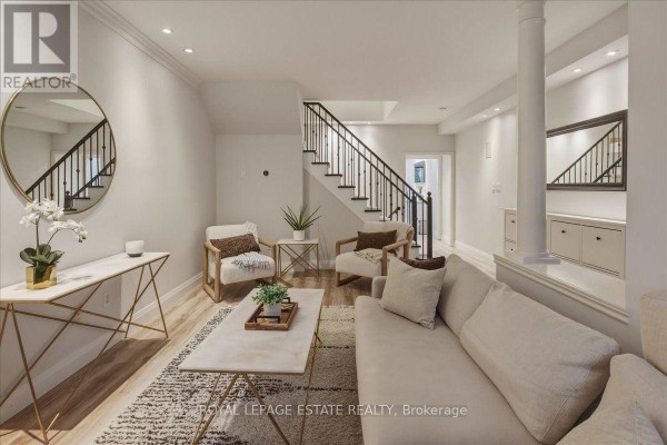 Primary Bedroom - 145 Boardwalk Drive, Toronto, ON M4L3X9 Photo 5