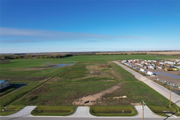 145 Main Street N, New Bothwell, MB R0A1C0 Photo 2