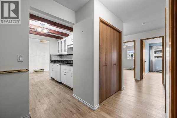 Living room - 1450 Bertram Street Unit# 319, Kelowna, BC V1Y8R9 Photo 5