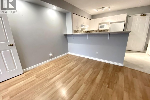 Family room - 1450 Bishops Gate Unit# 209, Oakville, ON L6M4N1 Photo 5