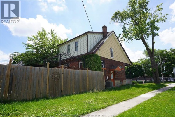 Laundry room - 1450 Bruce Avenue, Windsor, ON N8X1X8 Photo 5