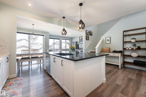 Kitchen - 1450 Darby Green Sw, Edmonton, AB T6W4N5 Photo 3