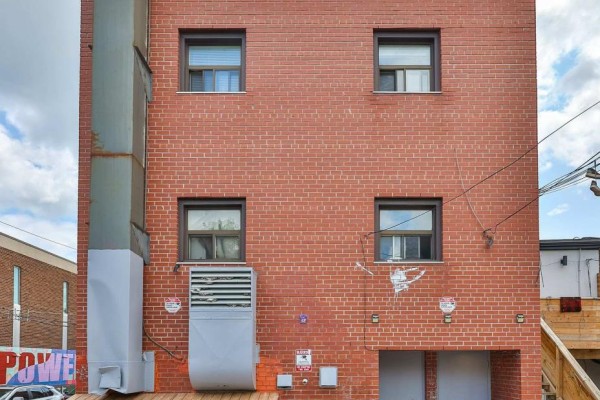 1450 Gerrard Street E, Toronto, ON M4L1Z8 Photo 3