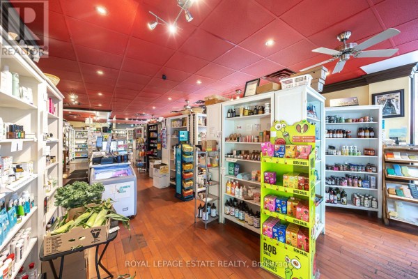 1450 Gerrard Street E, Toronto, ON M4L1Z8 Photo 5