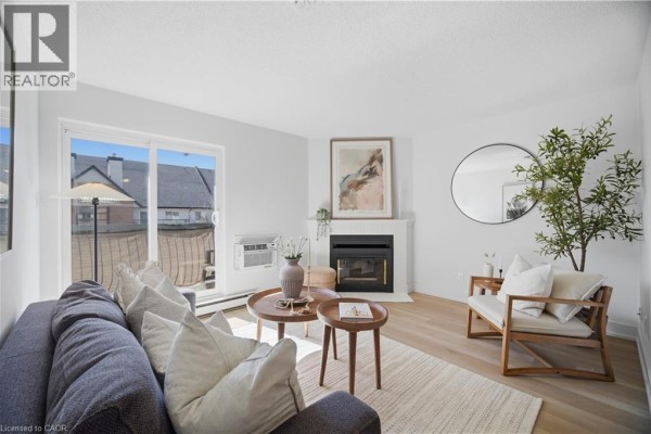 Living room - 1450 Glen Abbey Gate Unit# 532, Oakville, ON L6M2V7 Photo 5