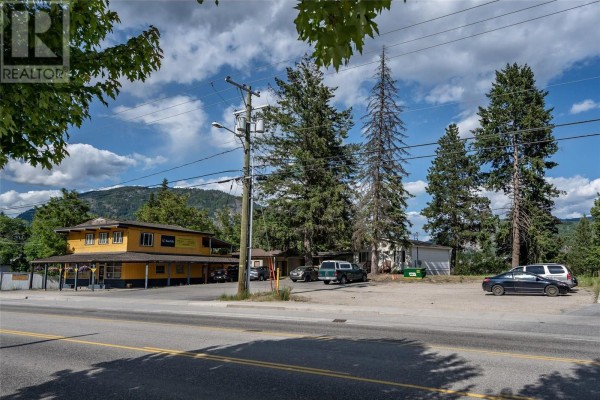 1451 Columbia Avenue, Castlegar, BC, photo 3