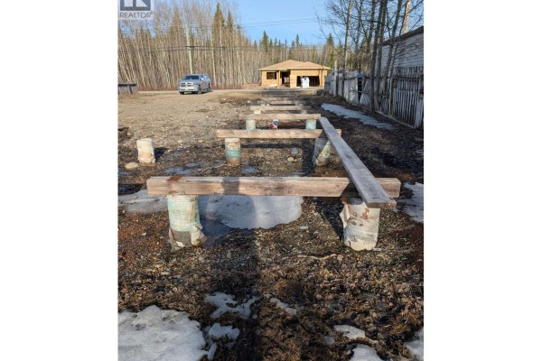 1451 N Blackburn Road, Prince George, BC V2N6B8 Photo 2