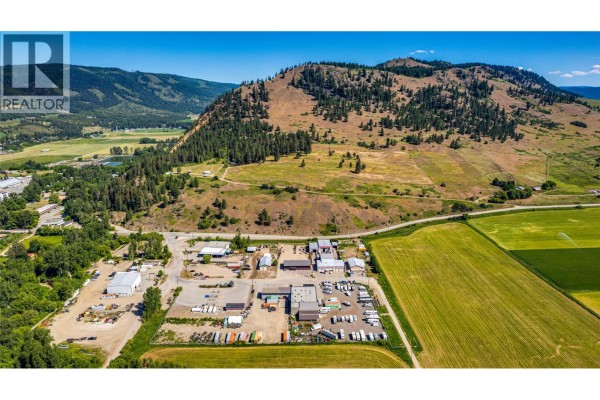 1453 Dyffryn Road, Lumby, BC V0E2G0 Photo 5