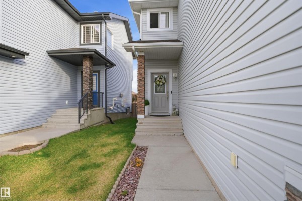 Kitchen - 1453 Hays Wy Nw Nw, Edmonton, AB T6M0M4 Photo 3