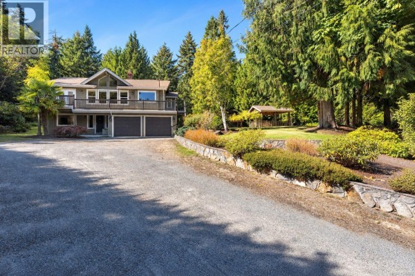 1453 Honeysuckle Pl, North Saanich