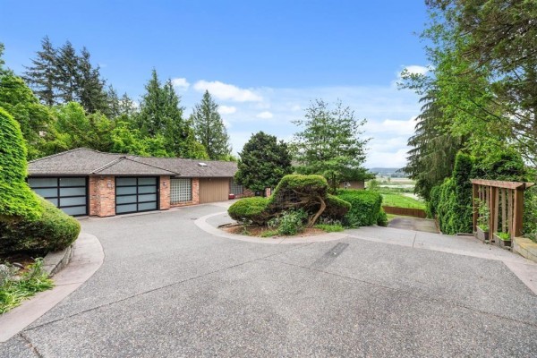 14534 Lombard Place, Surrey, BC V3X1B5 Photo 4