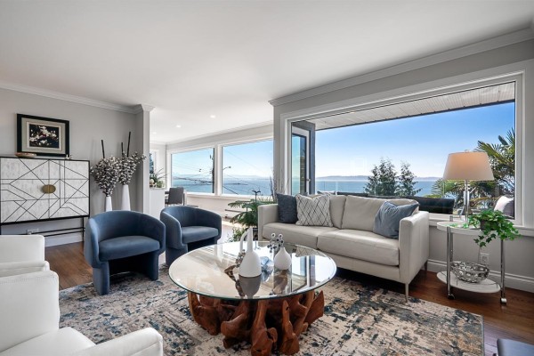14535 Sunset Drive, White Rock, BC V4B2V7 Photo 2