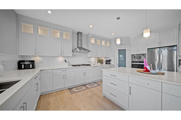 14551 61 Avenue, Surrey, BC V3S4R6 Photo 4