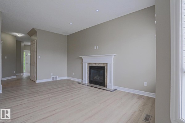 Kitchen - 1456 33b St Nw, Edmonton, AB T6T0X6 Photo 3