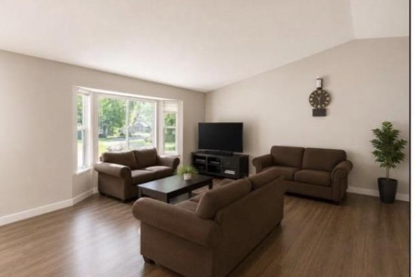 14565 91a Avenue, Surrey, BC V3R7K6 Photo 4