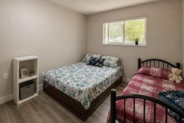 14565 91a Avenue, Surrey, BC V3R7K6 Photo 5