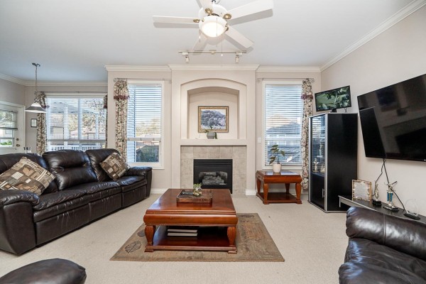 14569 75a Avenue, Surrey, BC V3S8T9 Photo 5