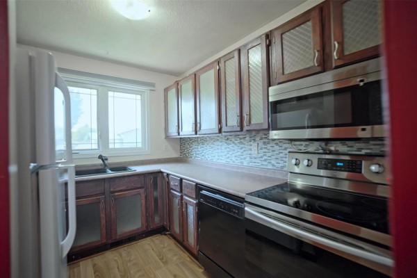 Kitchen - 1457 Jefferson Avenue, Winnipeg, MB R2P0R5 Photo 3