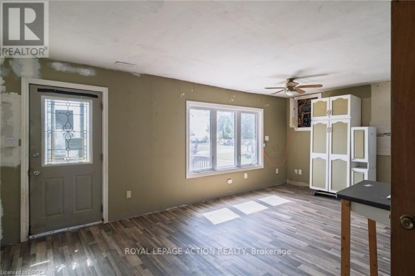 Kitchen - 1459 Lakeshore Road, Haldimand, ON N0A1P0 Photo 4