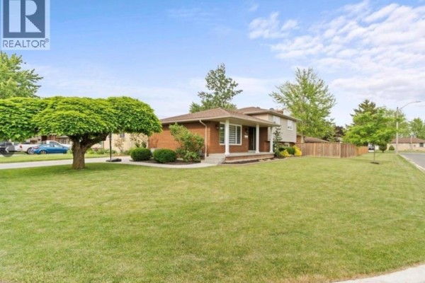 Office - 146 Atlantic, Amherstburg, ON N9V3K7 Photo 2