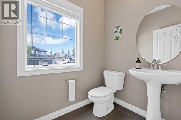 146 Canoe Crescent Sw, Airdrie, AB, photo 3