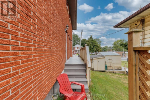 Bedroom - 146 Central Avenue, Fort Erie, ON L2A3S7 Photo 3