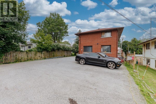 Living room - 146 Central Avenue, Fort Erie, ON L2A3S7 Photo 5