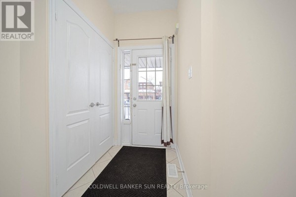 146 Crystalview Crescent, Brampton, ON L6P2R8 Photo 3