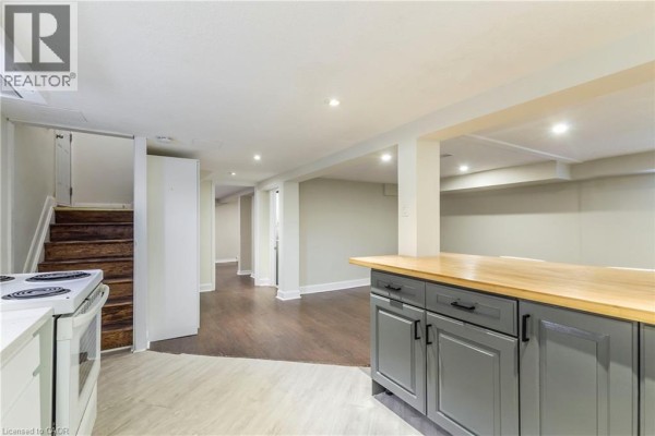 Kitchen - 146 Glencarry Avenue Unit# Lower, Hamilton, ON L8K3R8 Photo 5