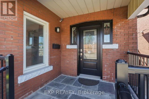 Kitchen - 146 Ottawa Street S, Hamilton, ON L8K2E4 Photo 3