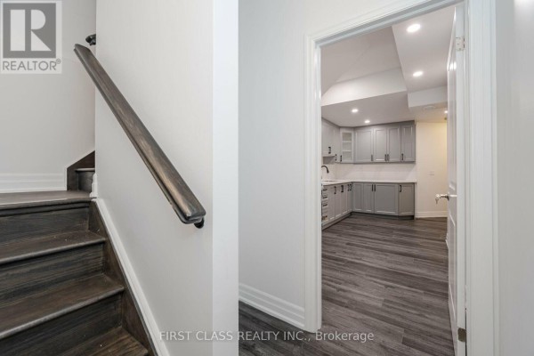 Kitchen - 146 Rising Hill Ridge W, Brampton, ON L6Y6B1 Photo 4