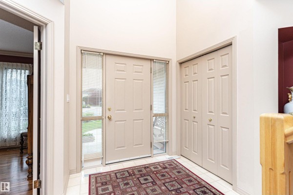146 Twin Brooks Cv Nw, Edmonton, AB, photo 2
