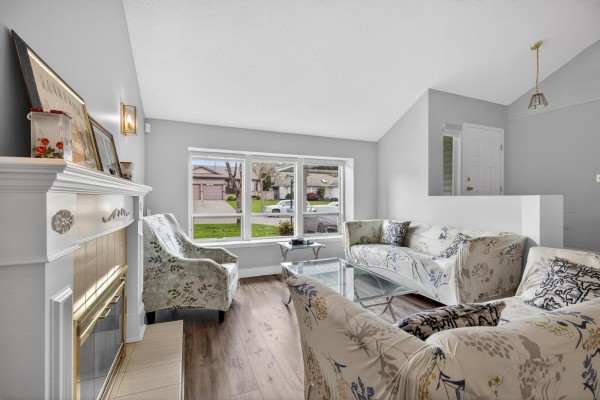 14610 87 Avenue, Surrey, BC V3S6R2 Photo 3