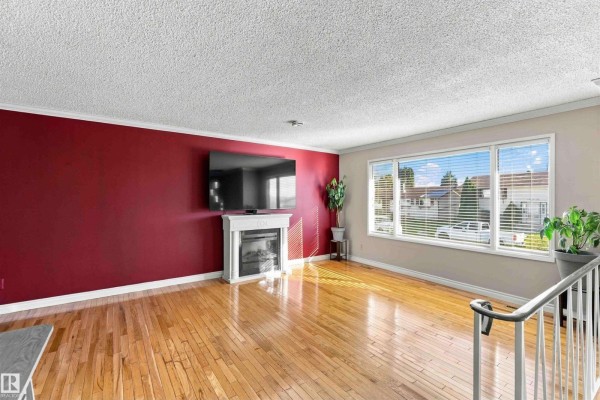 Primary Bedroom - 14612 115 Street Nw, Edmonton, AB T5X1H8 Photo 5