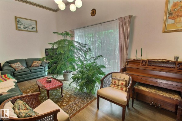 Kitchen - 14626 52 St Nw Nw, Edmonton, AB T5A3M7 Photo 3