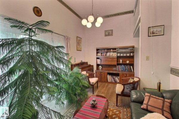 Family room - 14626 52 St Nw Nw, Edmonton, AB T5A3M7 Photo 4