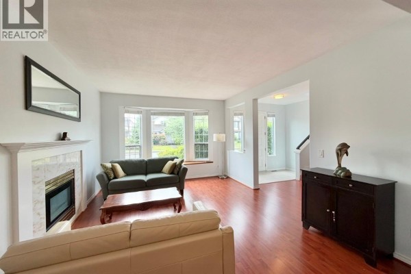 1463 Riverwood Gate, Port Coquitlam, BC V3B7P1 Photo 5