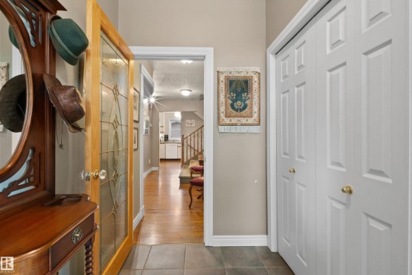 Family room - 14640 88 Av Nw, Edmonton, AB T5R4J8 Photo 4
