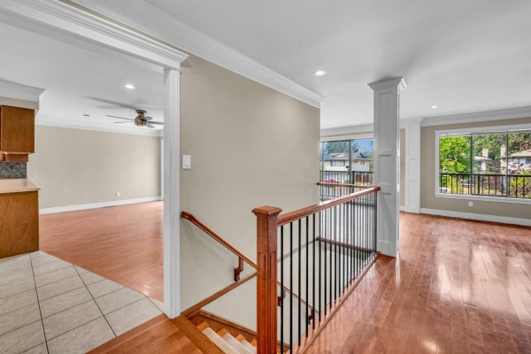 14654 102 Avenue, Surrey, BC V3R7E5 Photo 5