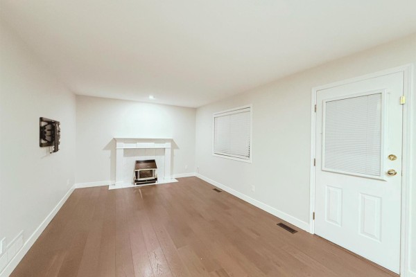 14665 84a Avenue, Surrey, BC, photo 2