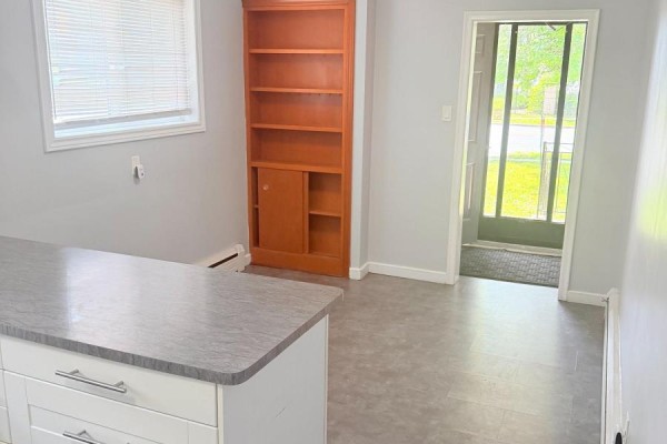 Bedroom 2 - 1467a Birchmount Road, Toronto, ON M1P2G4 Photo 3