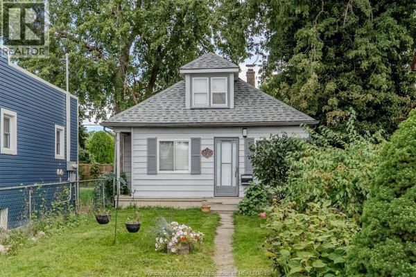 4pc Bathroom - 1468 Drouillard, Windsor, ON N8Y2R9 Photo 2
