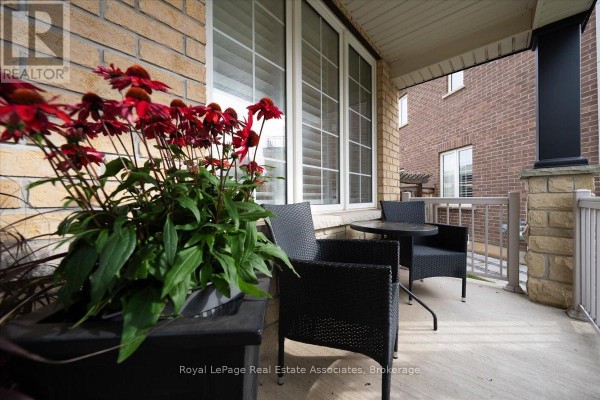 Living room - 1469 Haws Crescent, Milton, ON L9T8V2 Photo 4