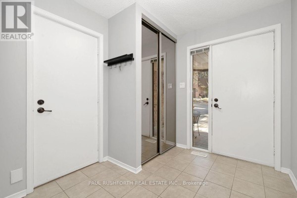 Foyer - 1469 Mattagami Street, Ottawa, ON K1T2T8 Photo 4