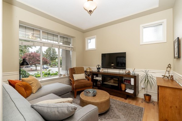 14690 73 Avenue, Surrey, BC V3S9J8 Photo 3