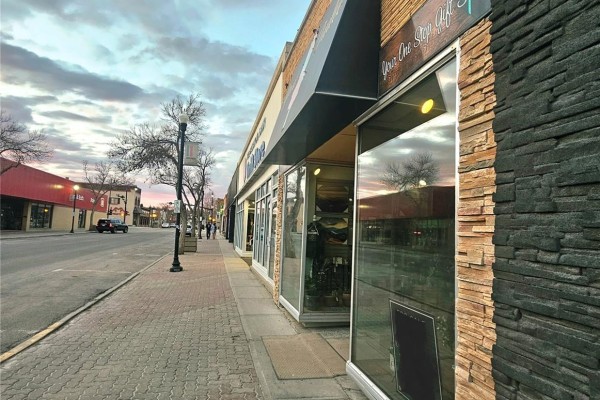 147 Central Avenue N, Swift Current, SK, photo 2