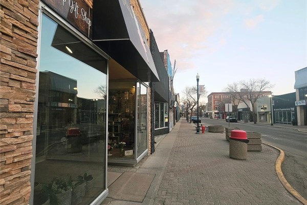 147 Central Avenue N, Swift Current, SK, photo 3